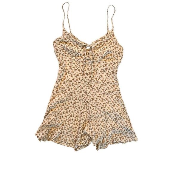 Illa Illa Floral Romper - Picture 1 of 11